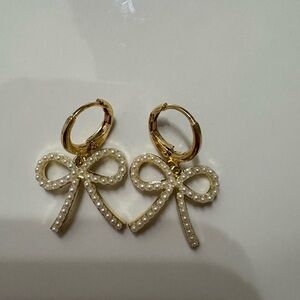 Elegant Gold Bow Pearl Earrings
